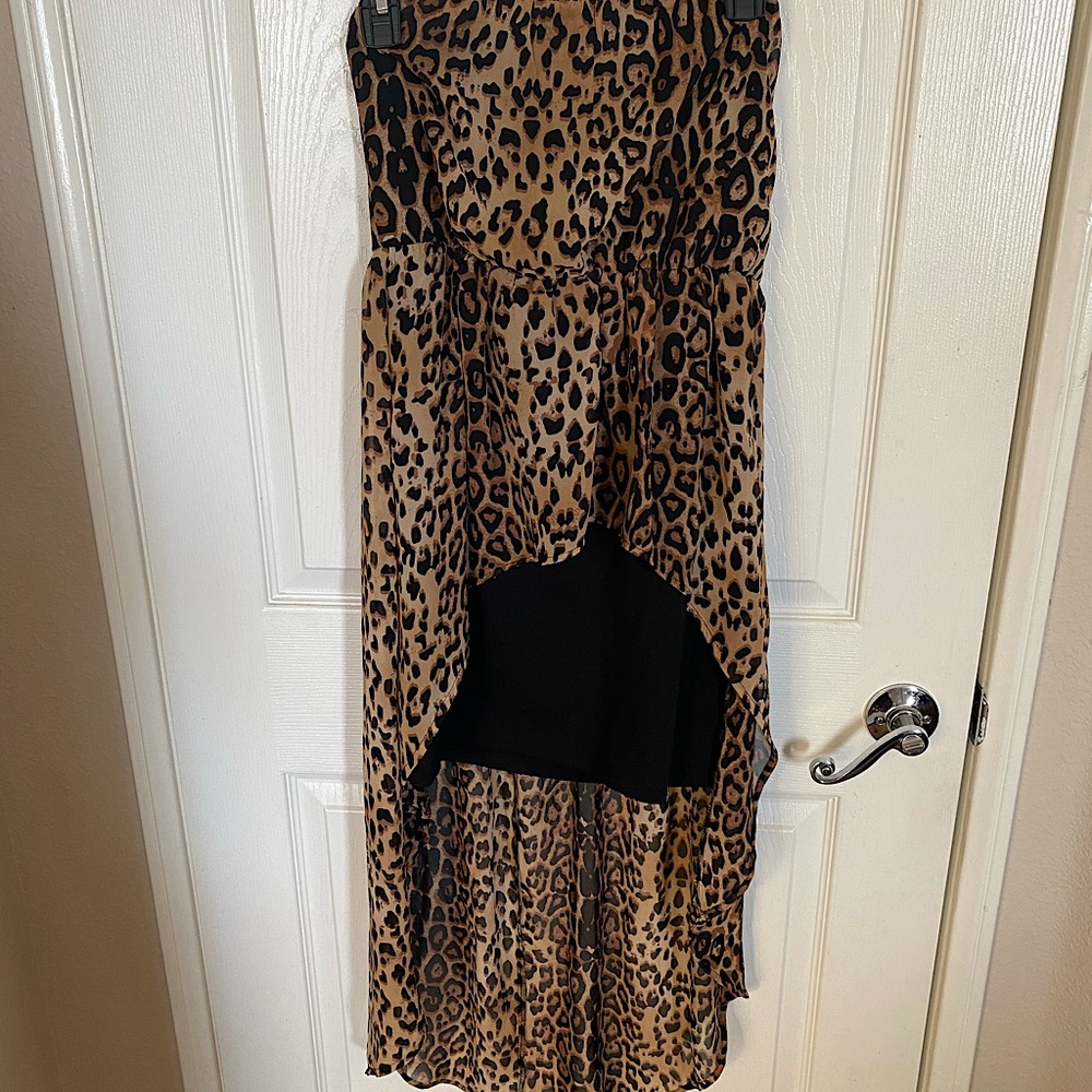 Strapless leopard midi dress